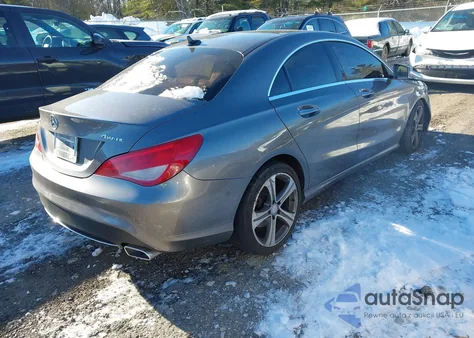 2015 Mercedes-Benz Cla 250 4Matic z USA, uszkodzony, nr VIN WDDSJ4GB9FN275405